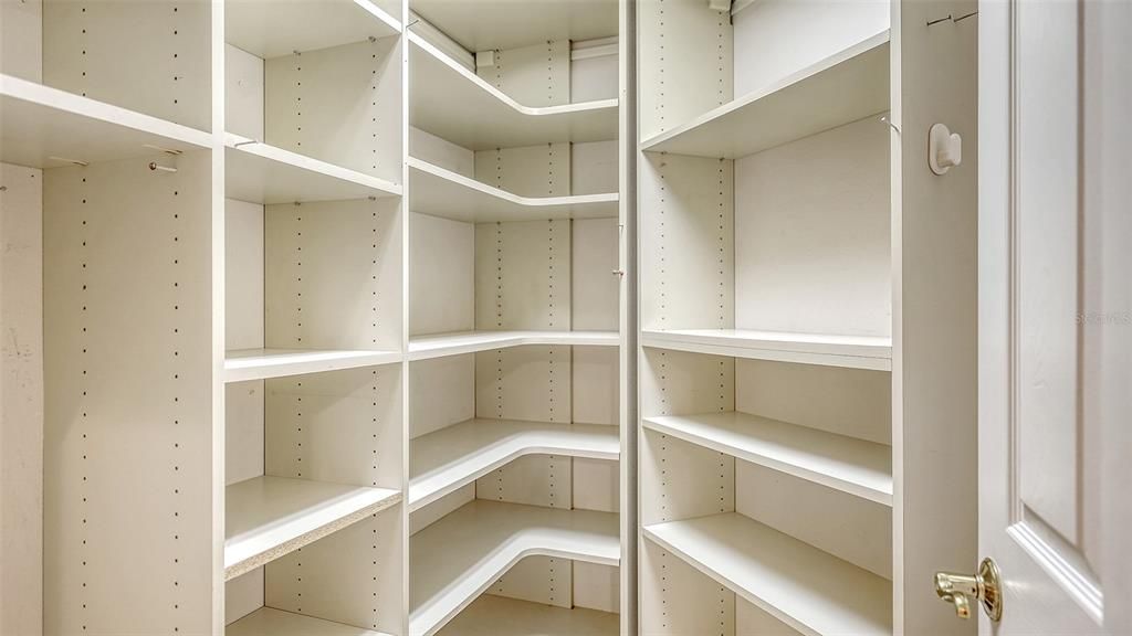 Active With Contract: $659,900 (2 beds, 2 baths, 2548 Square Feet)