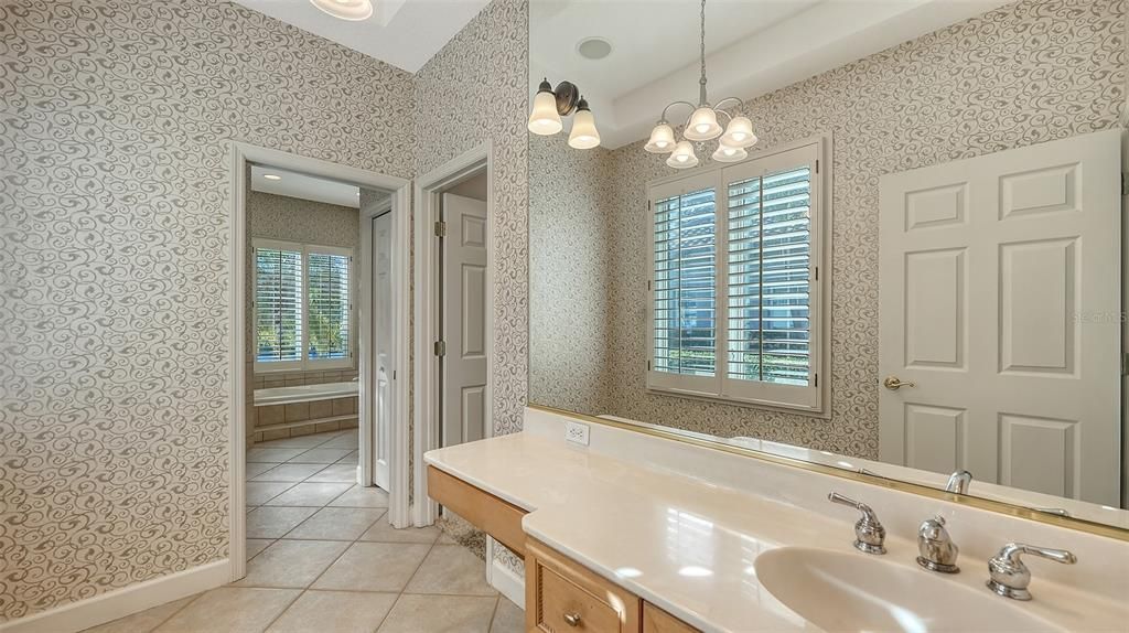 Active With Contract: $659,900 (2 beds, 2 baths, 2548 Square Feet)