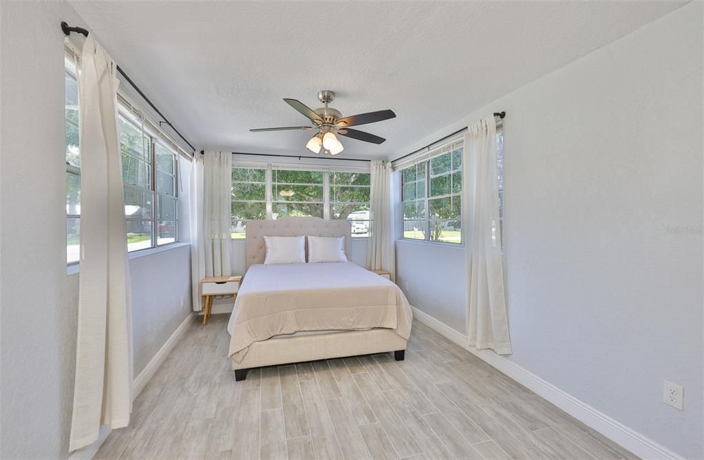 Active With Contract: $480,000 (4 beds, 3 baths, 1242 Square Feet)