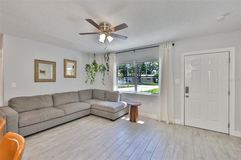 Active With Contract: $480,000 (4 beds, 3 baths, 1242 Square Feet)