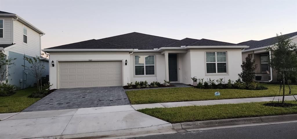 Недавно продано: $690,190 (3 спален, 4 ванн, 2379 Квадратных фут)