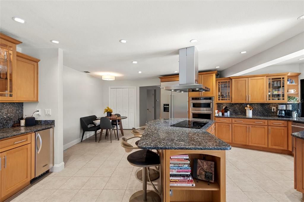 En Venta: $1,124,900 (5 camas, 3 baños, 3220 Pies cuadrados)