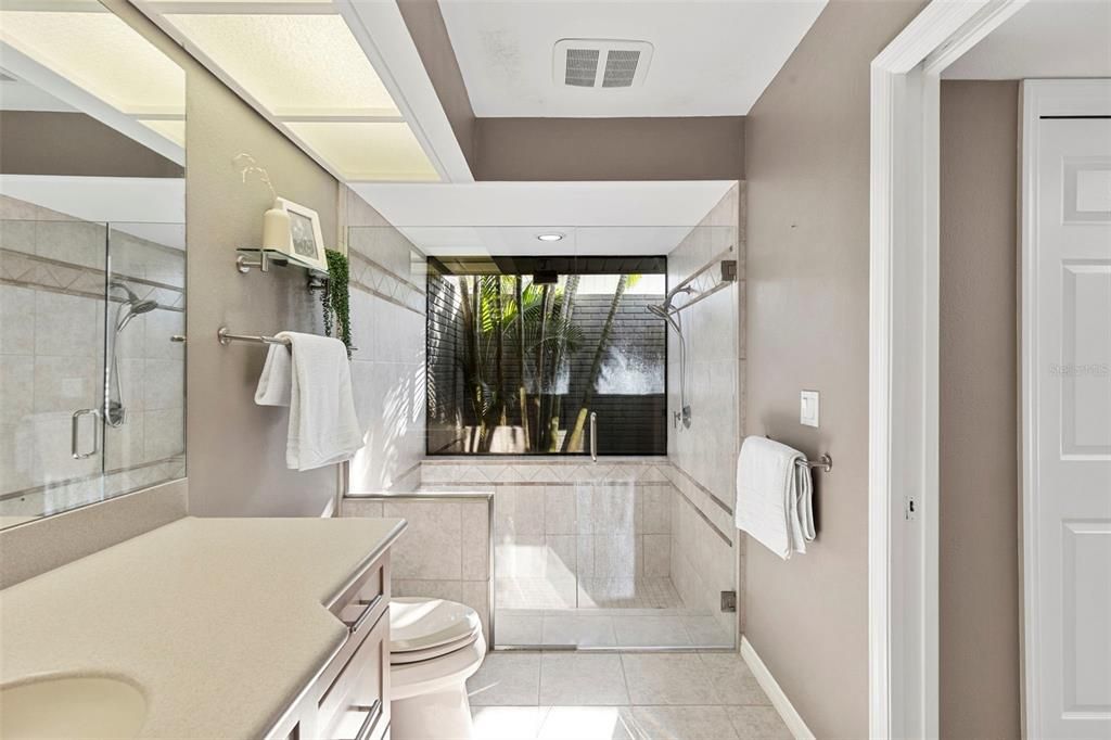 En Venta: $1,124,900 (5 camas, 3 baños, 3220 Pies cuadrados)