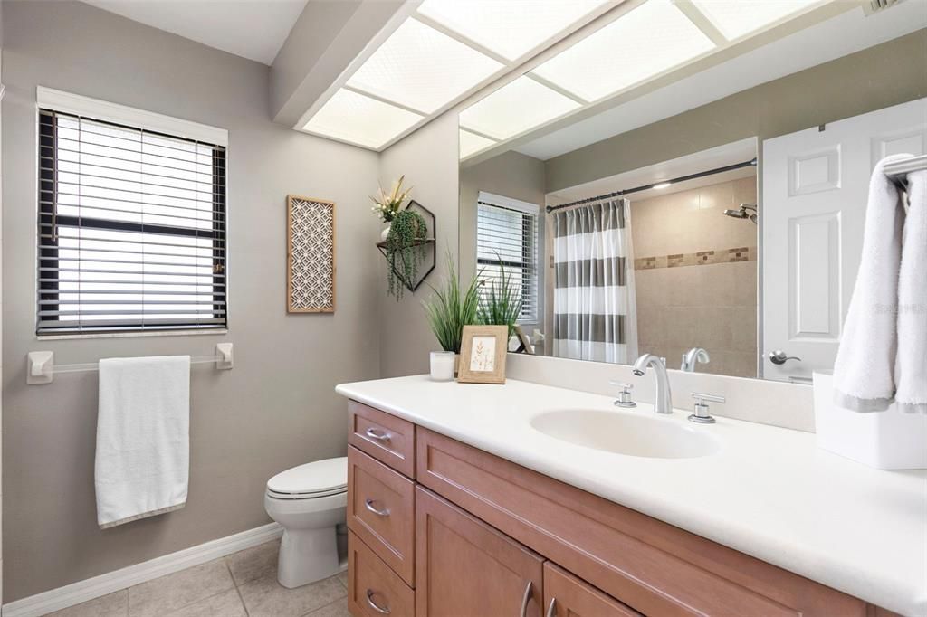 En Venta: $1,124,900 (5 camas, 3 baños, 3220 Pies cuadrados)