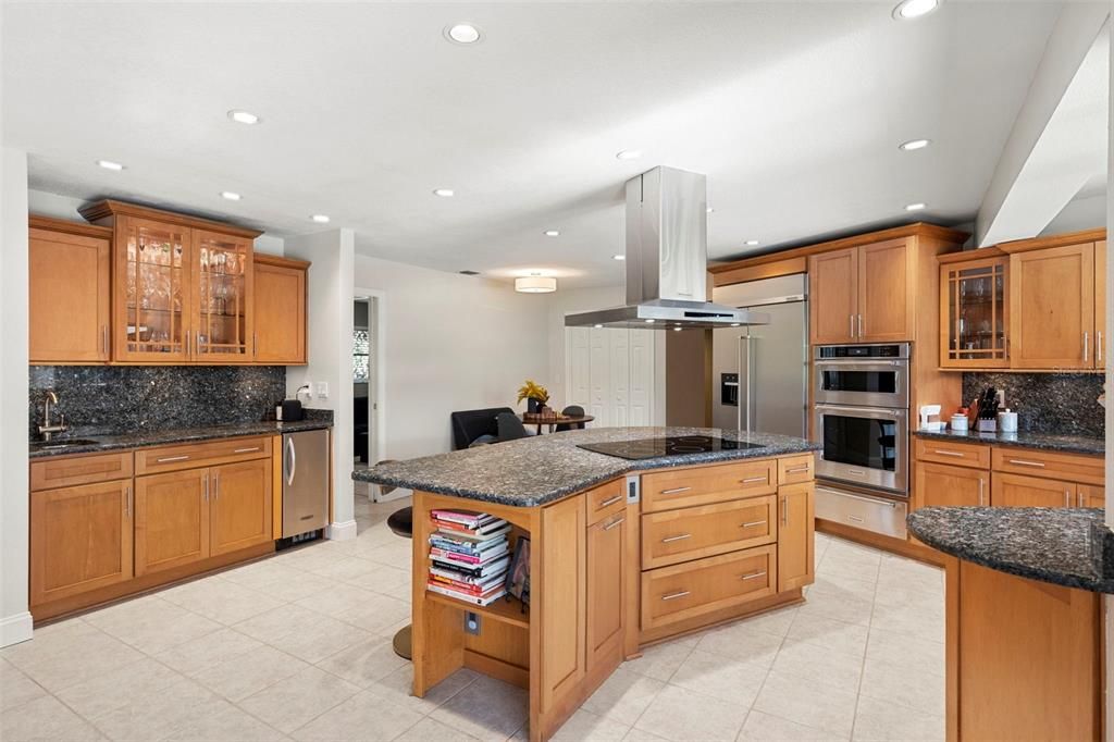 En Venta: $1,124,900 (5 camas, 3 baños, 3220 Pies cuadrados)