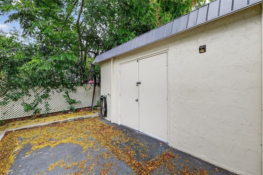 Active With Contract: $244,000 (2 beds, 2 baths, 1163 Square Feet)