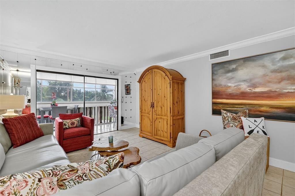 Active With Contract: $244,000 (2 beds, 2 baths, 1163 Square Feet)