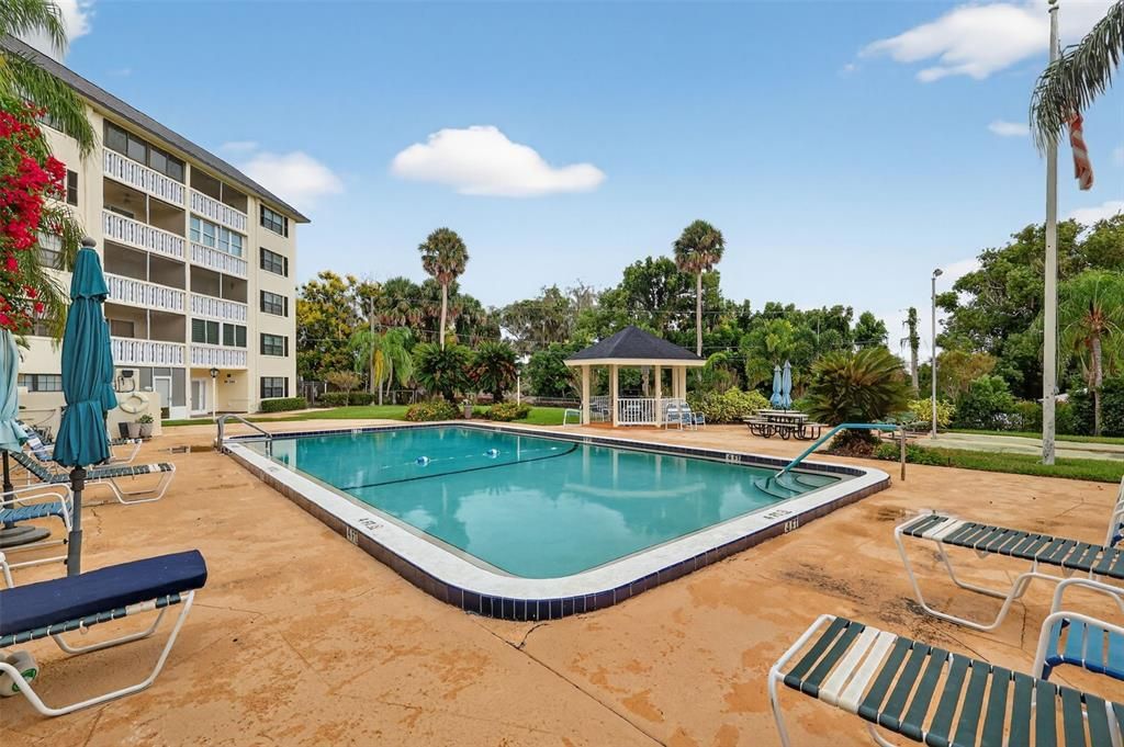 Active With Contract: $244,000 (2 beds, 2 baths, 1163 Square Feet)