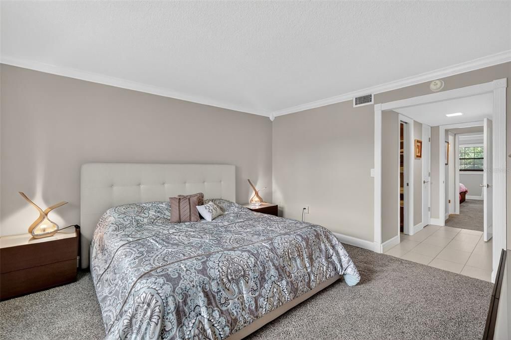 Active With Contract: $244,000 (2 beds, 2 baths, 1163 Square Feet)