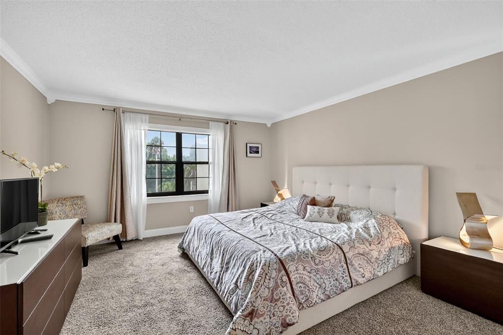 Active With Contract: $244,000 (2 beds, 2 baths, 1163 Square Feet)