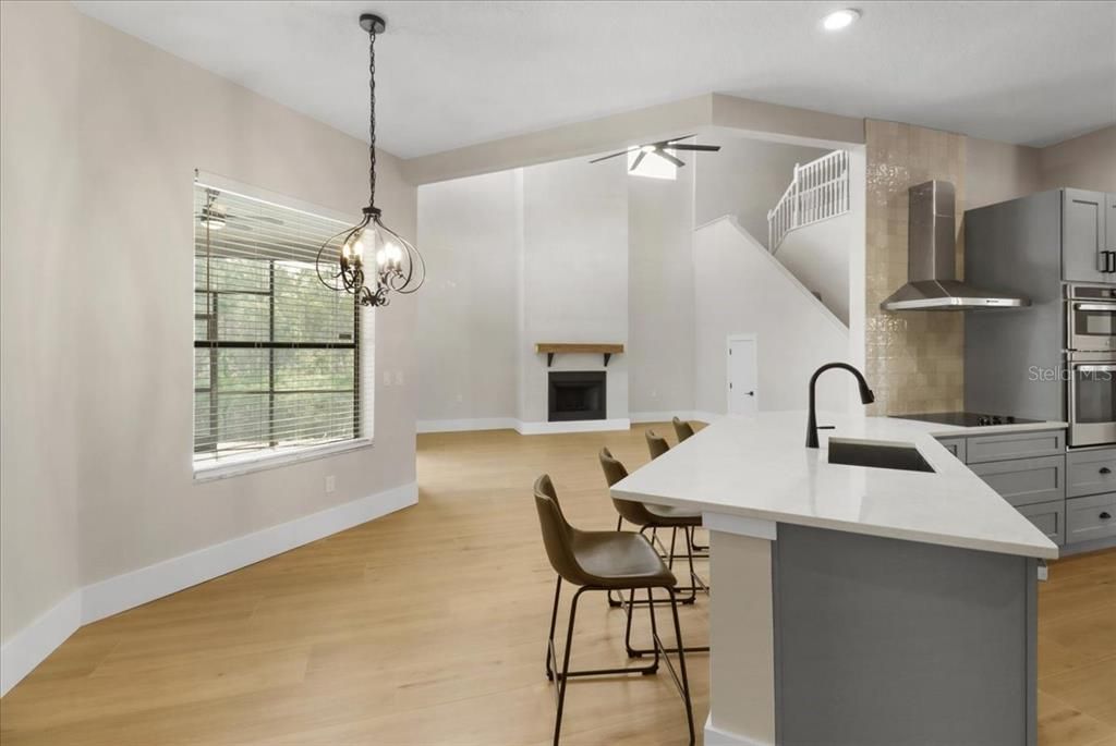 Под контрактом: $799,000 (5 спален, 4 ванн, 3390 Квадратных фут)