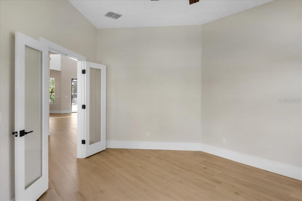 Под контрактом: $799,000 (5 спален, 4 ванн, 3390 Квадратных фут)