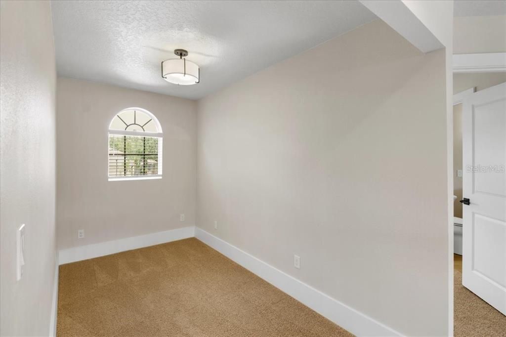 Под контрактом: $799,000 (5 спален, 4 ванн, 3390 Квадратных фут)