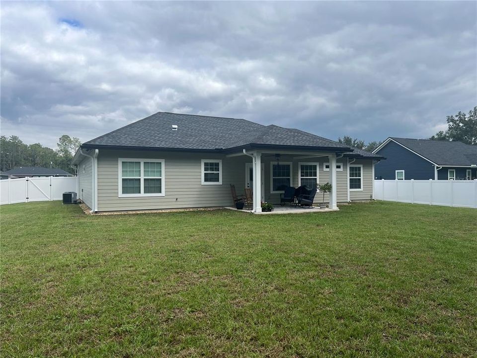 For Rent: $2,400 (3 beds, 2 baths, 1513 Square Feet)