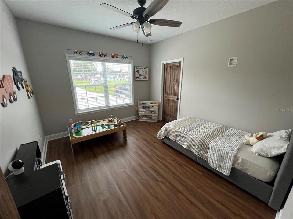 For Rent: $2,400 (3 beds, 2 baths, 1513 Square Feet)