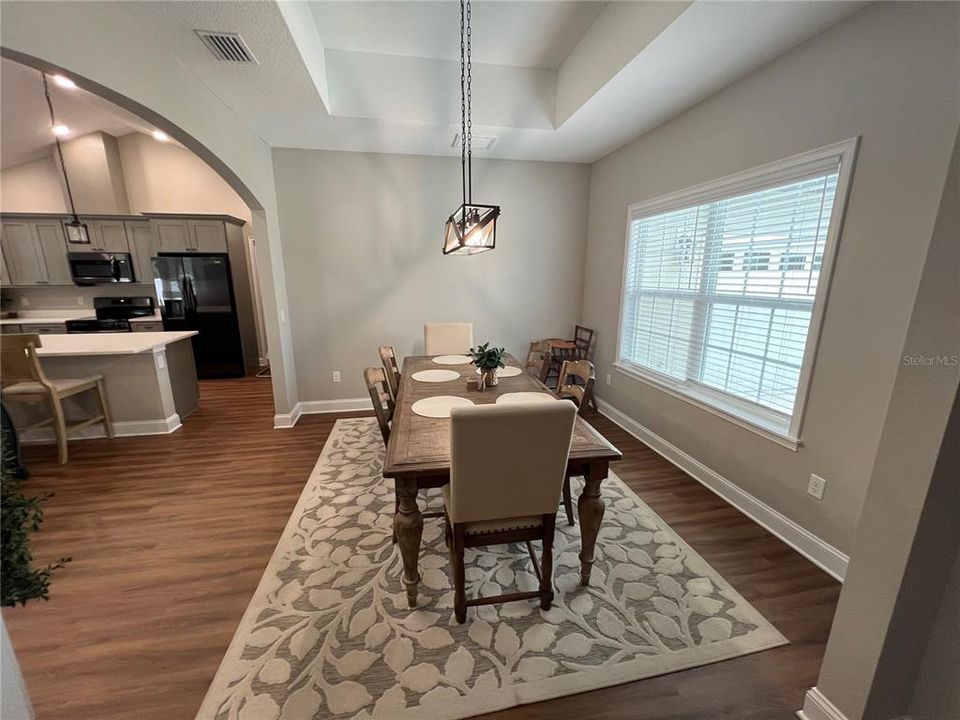 For Rent: $2,400 (3 beds, 2 baths, 1513 Square Feet)