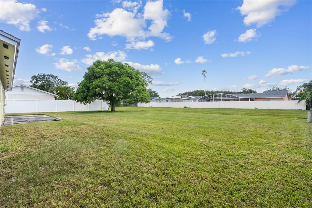 Под контрактом: $225,000 (2 спален, 2 ванн, 1000 Квадратных фут)