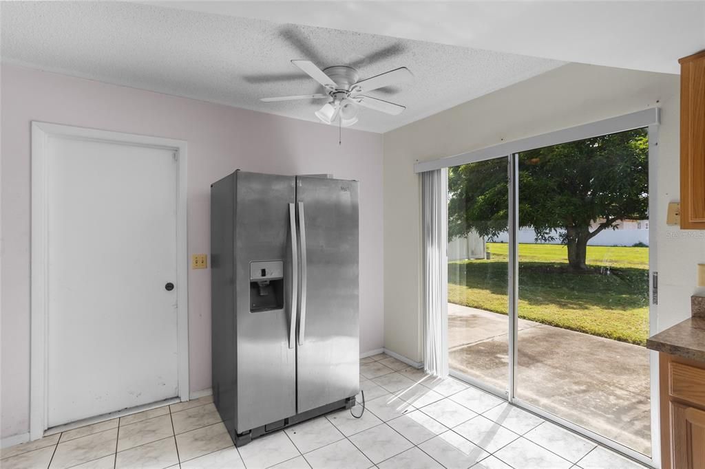 Под контрактом: $225,000 (2 спален, 2 ванн, 1000 Квадратных фут)