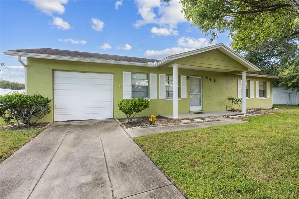 Под контрактом: $225,000 (2 спален, 2 ванн, 1000 Квадратных фут)