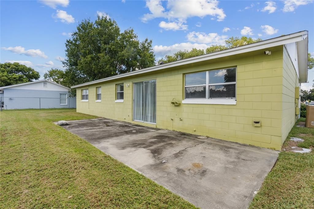 Под контрактом: $225,000 (2 спален, 2 ванн, 1000 Квадратных фут)