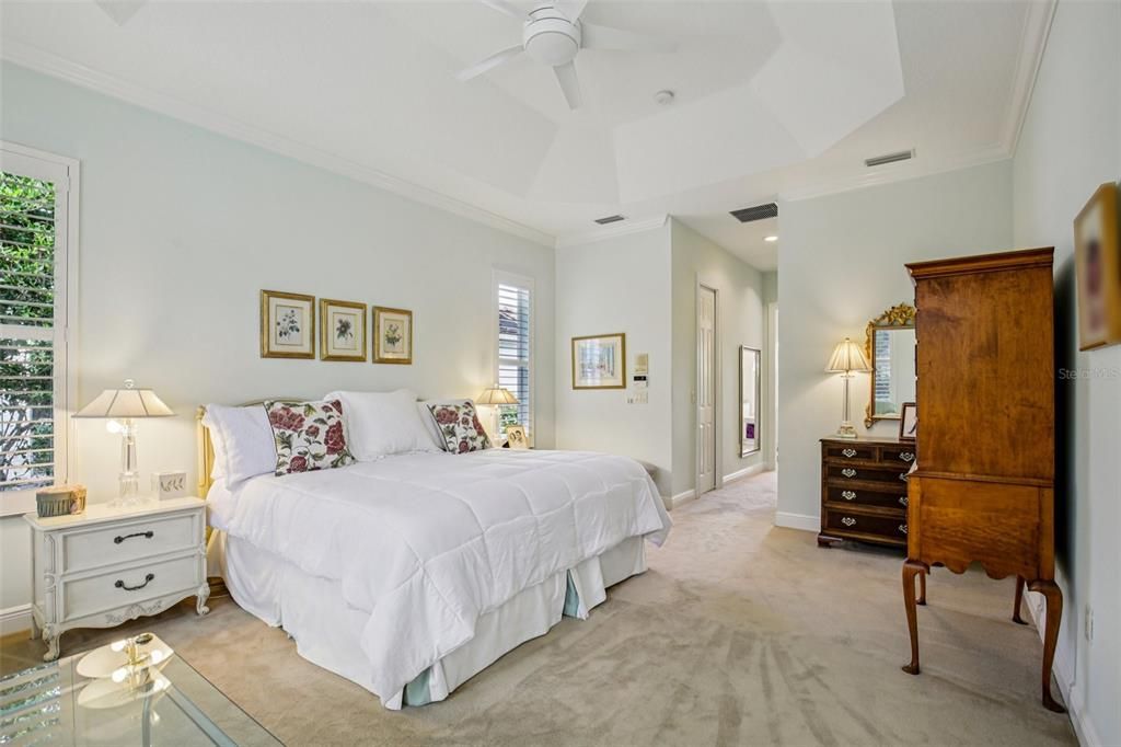 Под контрактом: $619,900 (3 спален, 2 ванн, 2688 Квадратных фут)