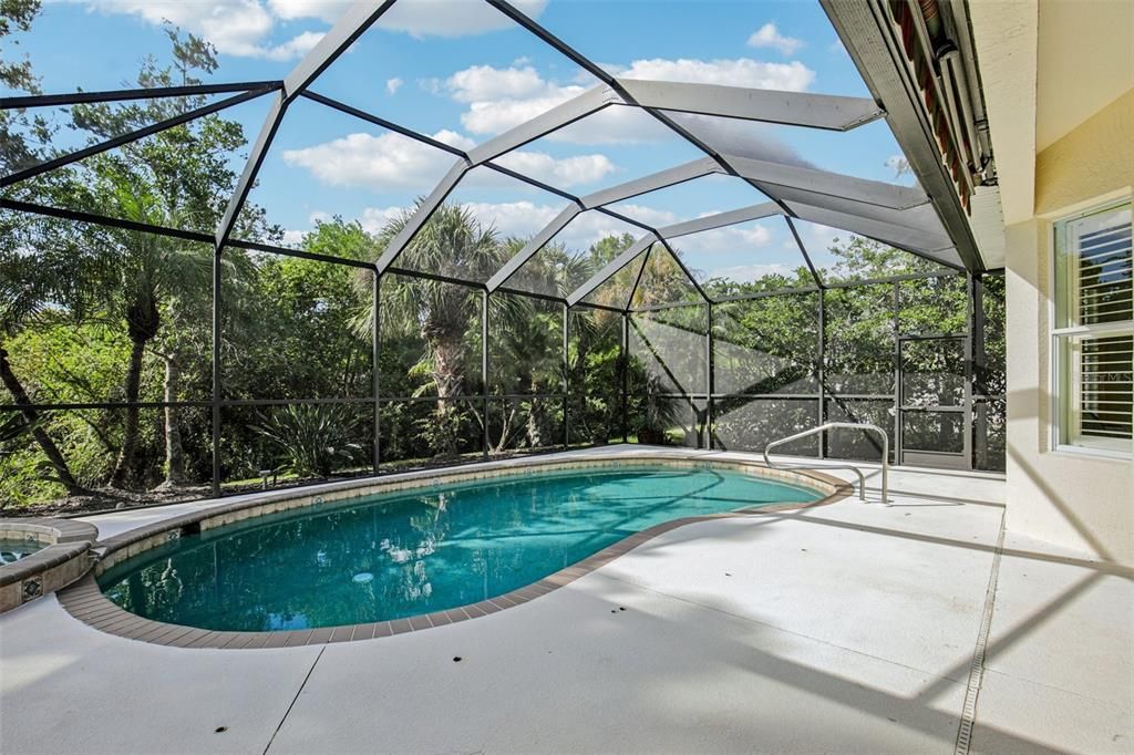 Под контрактом: $619,900 (3 спален, 2 ванн, 2688 Квадратных фут)