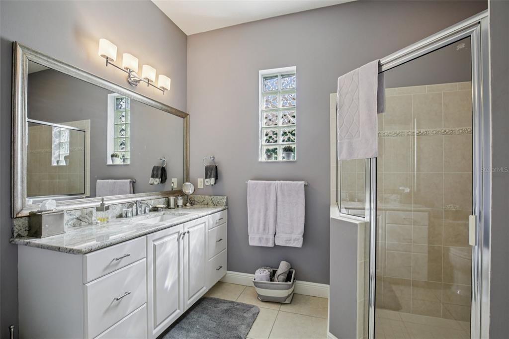 Под контрактом: $619,900 (3 спален, 2 ванн, 2688 Квадратных фут)