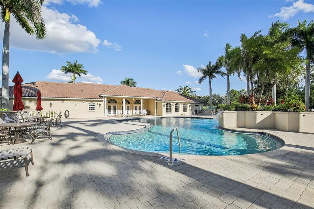 Под контрактом: $619,900 (3 спален, 2 ванн, 2688 Квадратных фут)