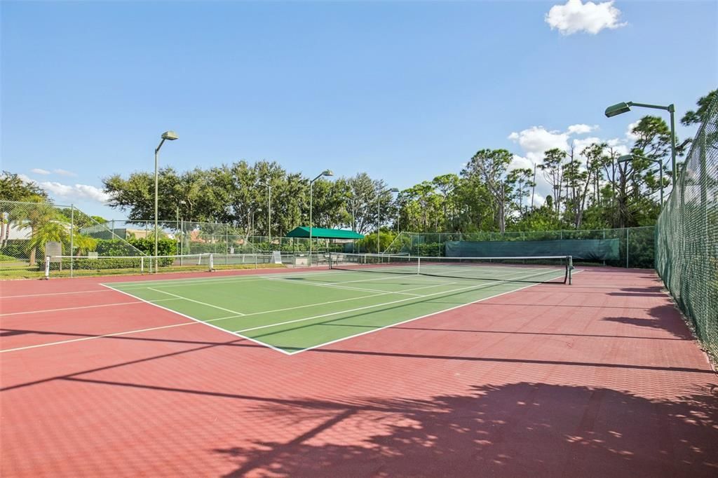 Под контрактом: $619,900 (3 спален, 2 ванн, 2688 Квадратных фут)