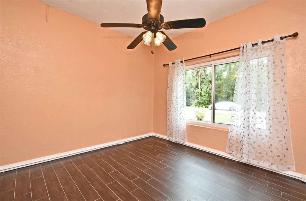 Active With Contract: $250,000 (3 beds, 2 baths, 1408 Square Feet)