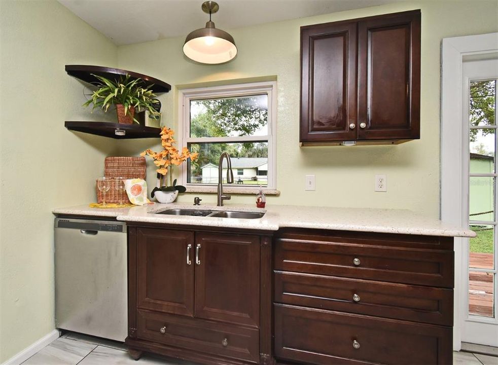 Active With Contract: $250,000 (3 beds, 2 baths, 1408 Square Feet)