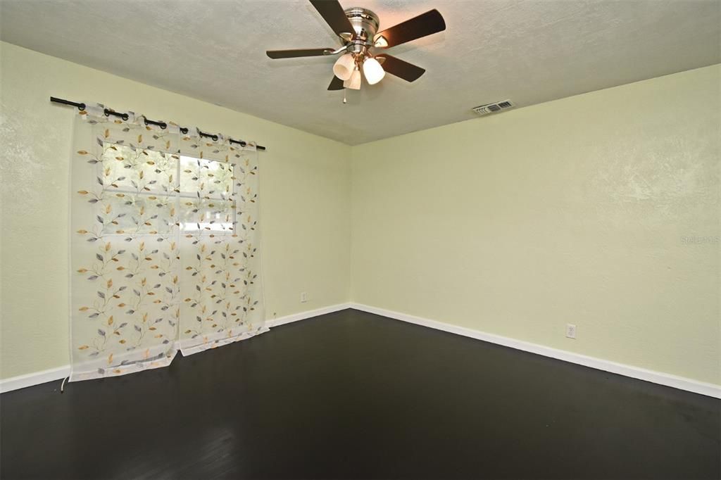 Active With Contract: $250,000 (3 beds, 2 baths, 1408 Square Feet)