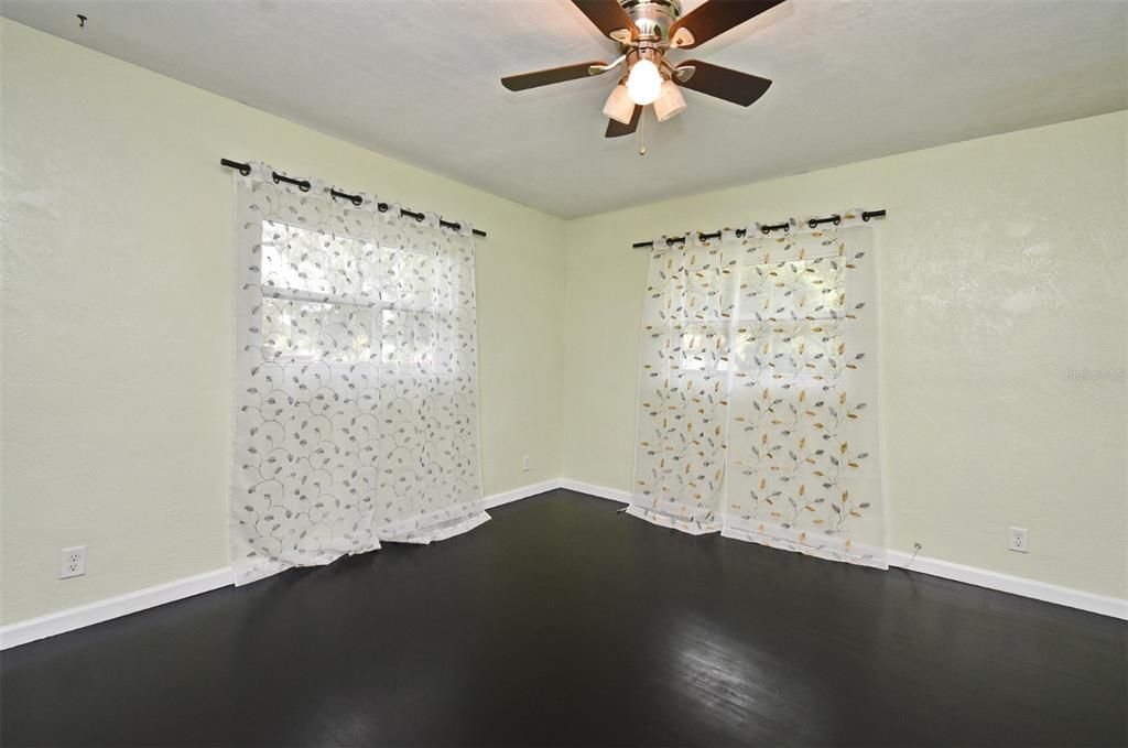 Active With Contract: $250,000 (3 beds, 2 baths, 1408 Square Feet)