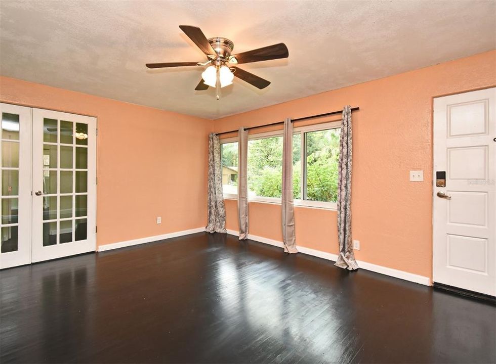 Active With Contract: $250,000 (3 beds, 2 baths, 1408 Square Feet)