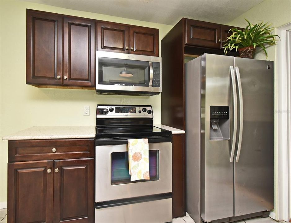 Active With Contract: $250,000 (3 beds, 2 baths, 1408 Square Feet)