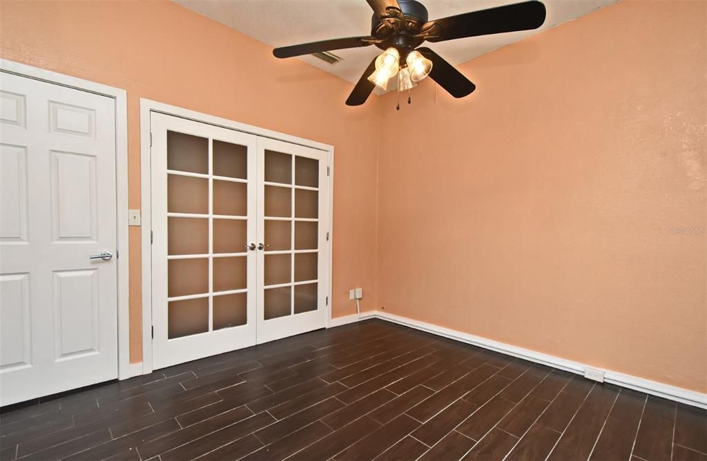 Active With Contract: $250,000 (3 beds, 2 baths, 1408 Square Feet)