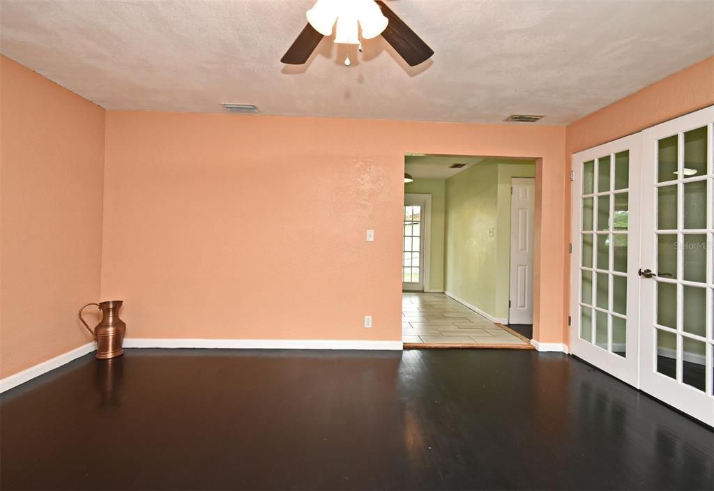 Active With Contract: $250,000 (3 beds, 2 baths, 1408 Square Feet)