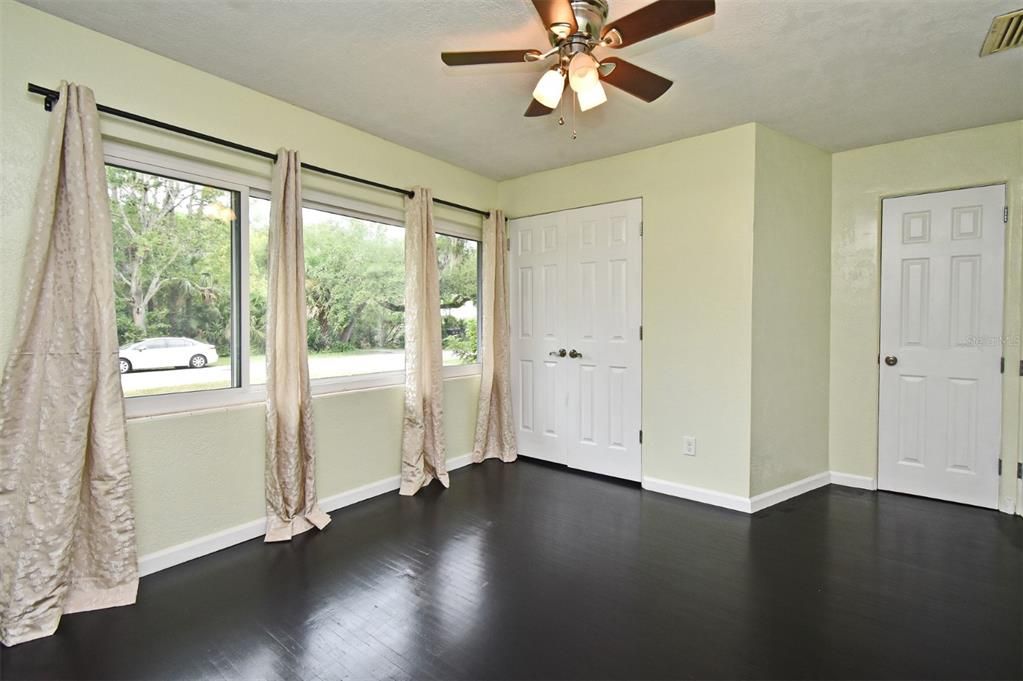 Active With Contract: $250,000 (3 beds, 2 baths, 1408 Square Feet)