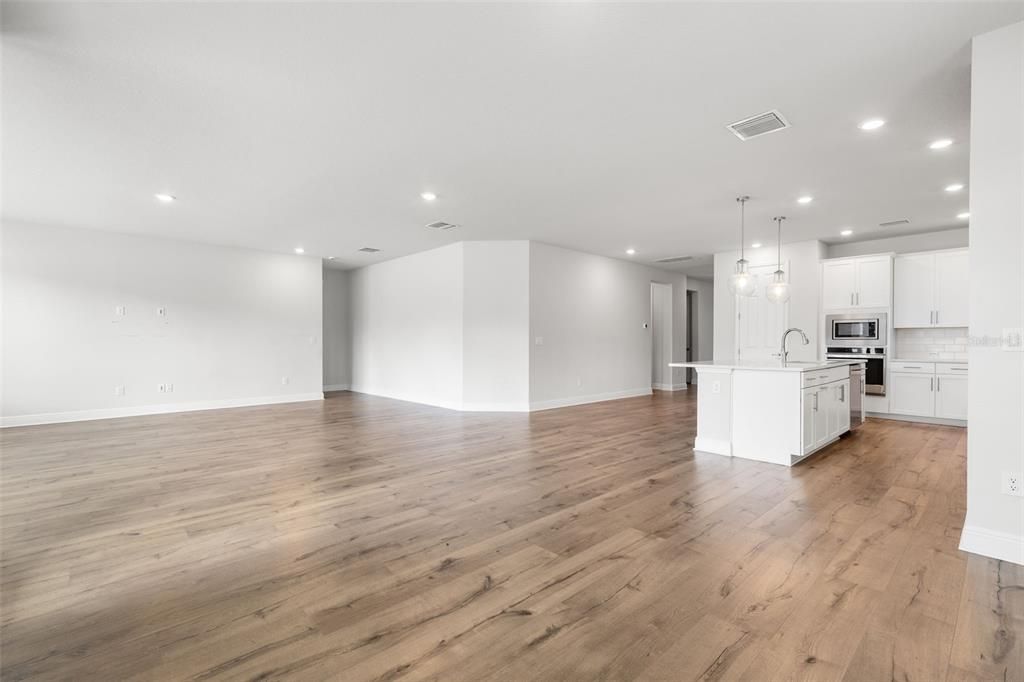 For Sale: $719,900 (4 beds, 3 baths, 2822 Square Feet)