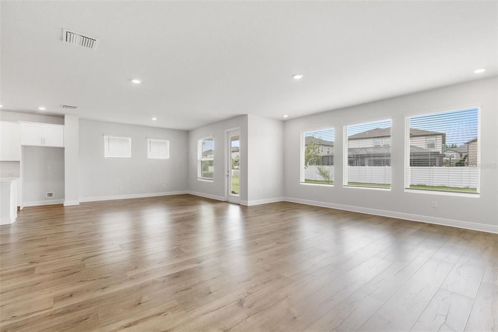 For Sale: $719,900 (4 beds, 3 baths, 2822 Square Feet)