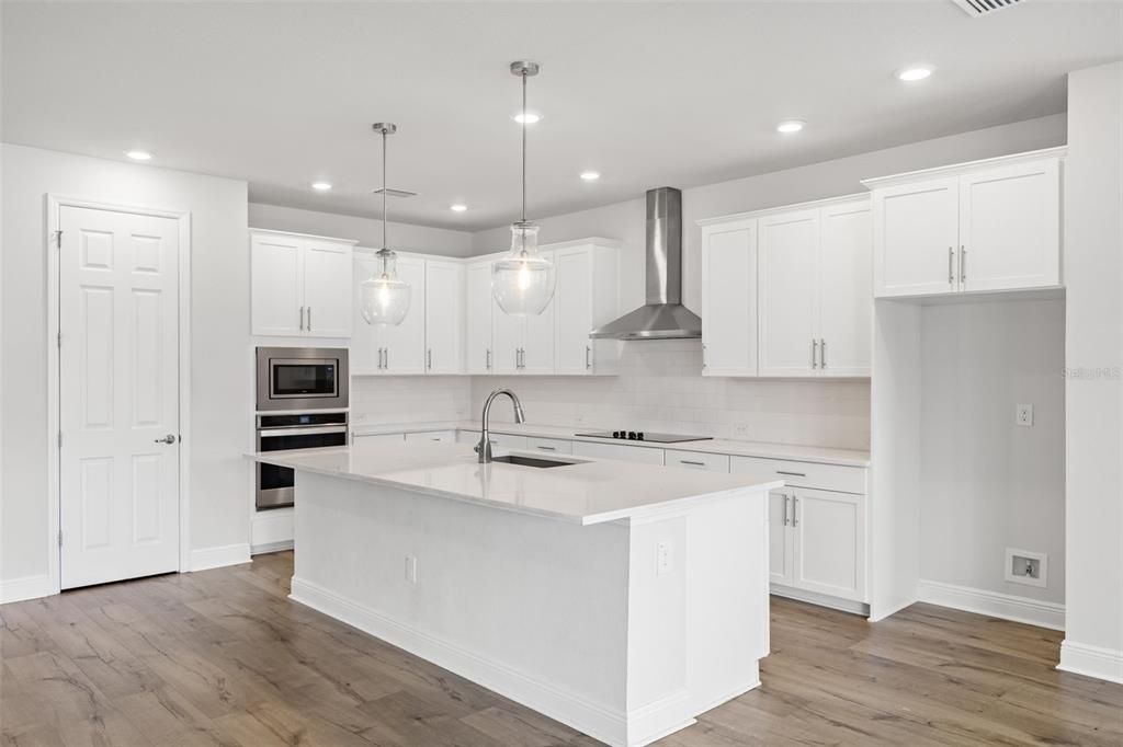 For Sale: $719,900 (4 beds, 3 baths, 2822 Square Feet)