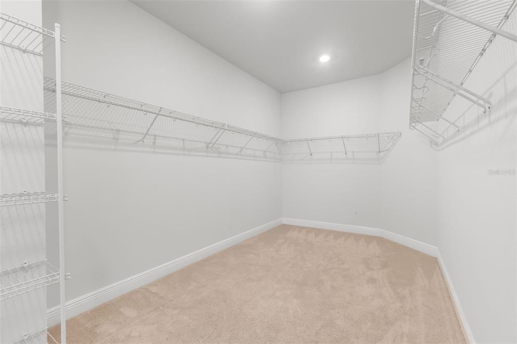 For Sale: $719,900 (4 beds, 3 baths, 2822 Square Feet)