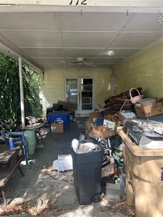 Active With Contract: $200,000 (3 beds, 1 baths, 1189 Square Feet)