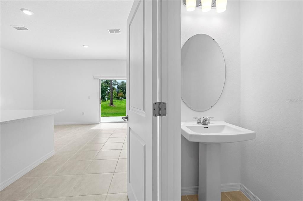 For Rent: $2,000 (3 beds, 2 baths, 1373 Square Feet)