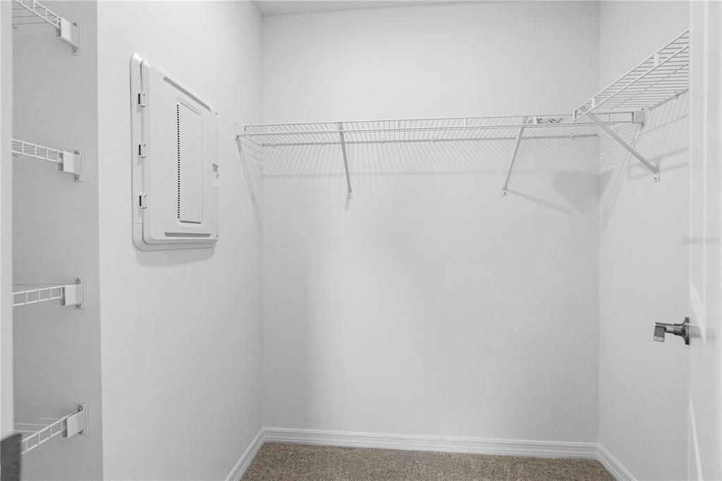 For Rent: $2,000 (3 beds, 2 baths, 1373 Square Feet)