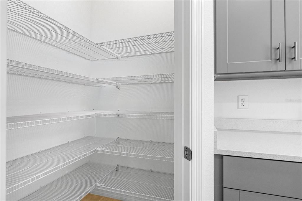 For Rent: $2,000 (3 beds, 2 baths, 1373 Square Feet)