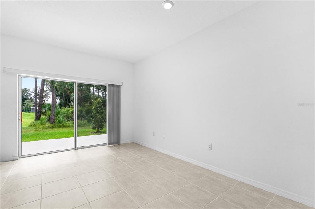 For Rent: $2,000 (3 beds, 2 baths, 1373 Square Feet)