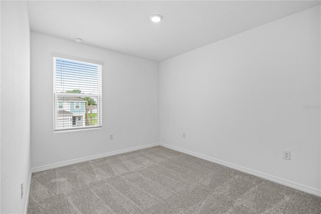 For Rent: $2,000 (3 beds, 2 baths, 1373 Square Feet)