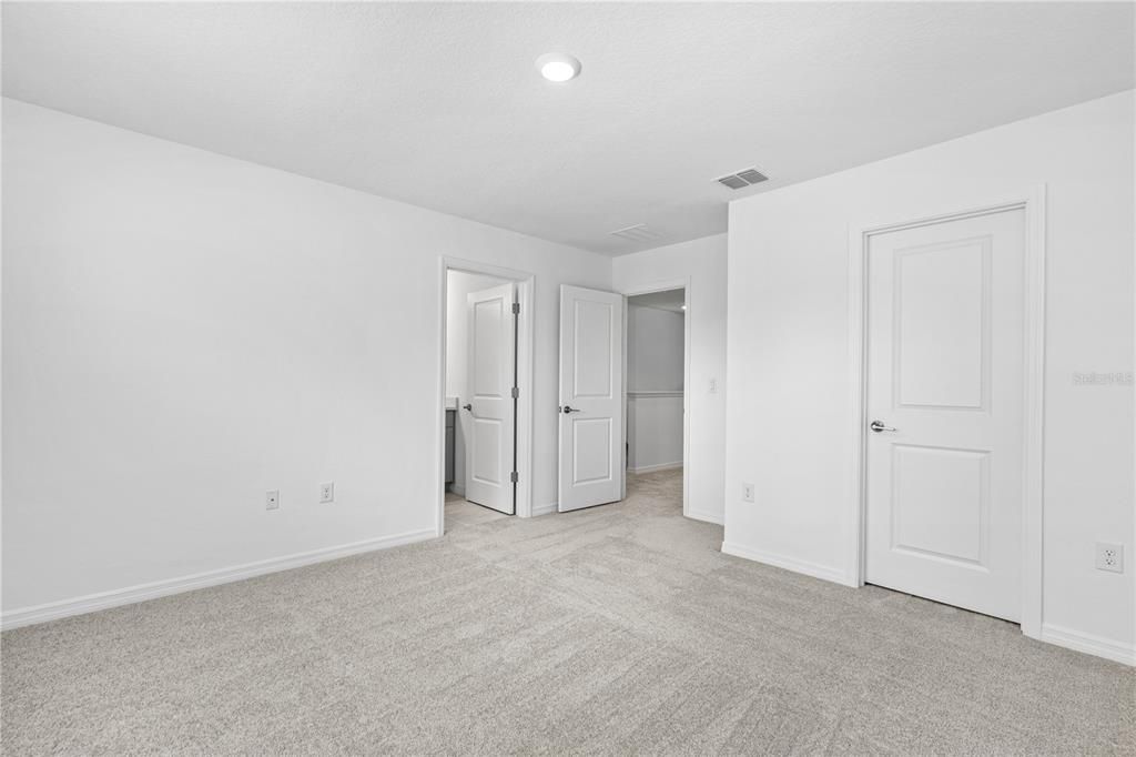 For Rent: $2,000 (3 beds, 2 baths, 1373 Square Feet)