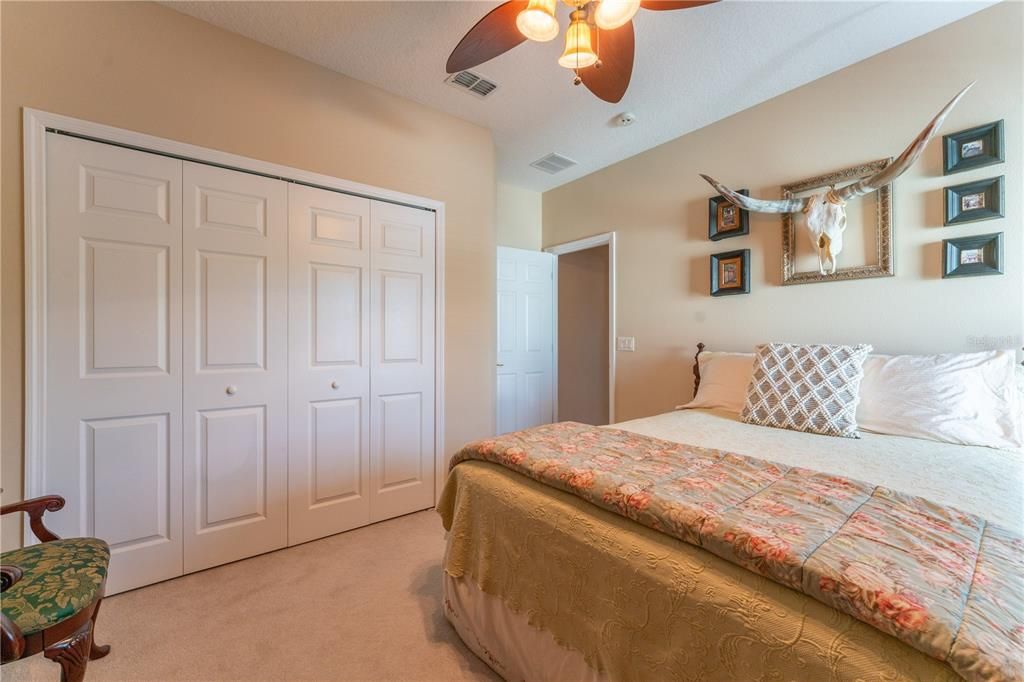 Activo con contrato: $949,000 (5 camas, 3 baños, 3662 Pies cuadrados)